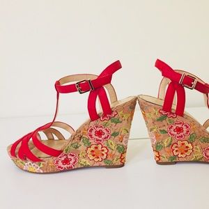 Jessica Simpson Embroidered Cork platform sandals
